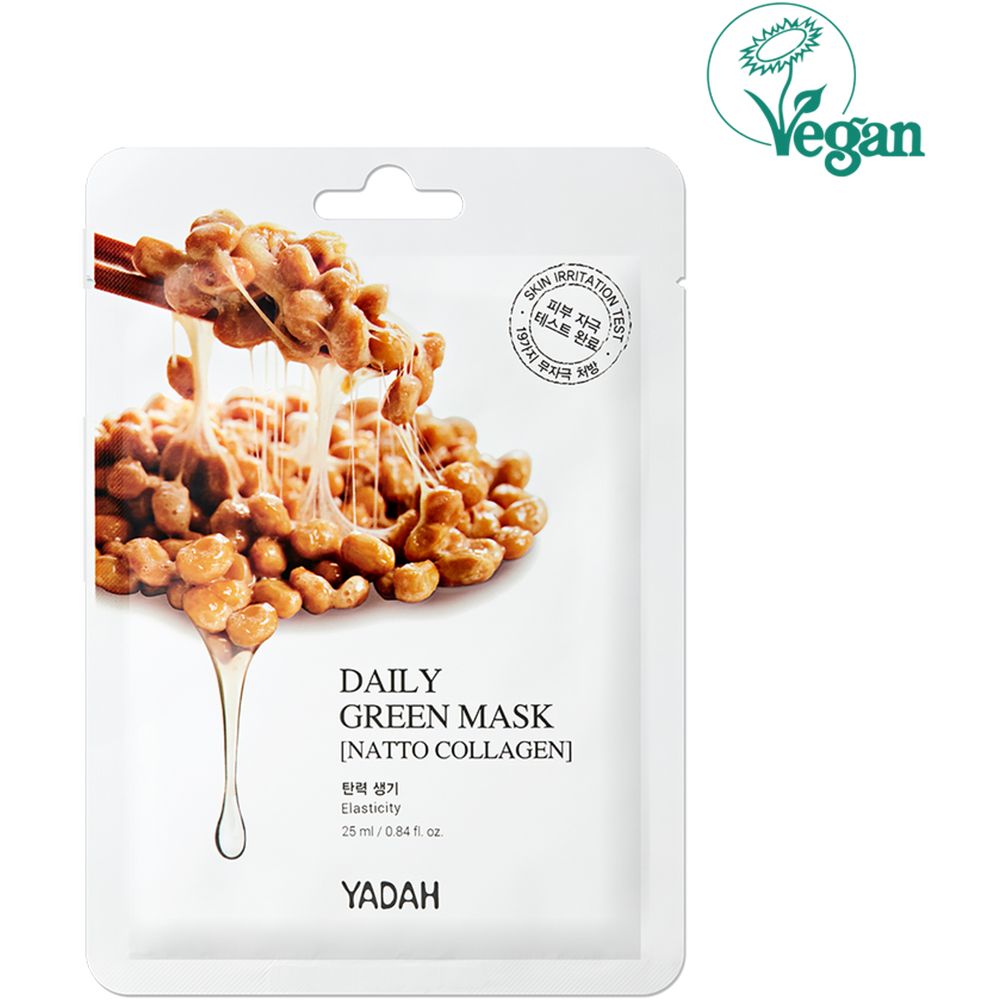 Weiße Verpackung mit Produktabbildung und Text. Vegan-Siegel. Text: DAILY GREEN MASK [NATTO COLLAGEN]. Marke YADAH.