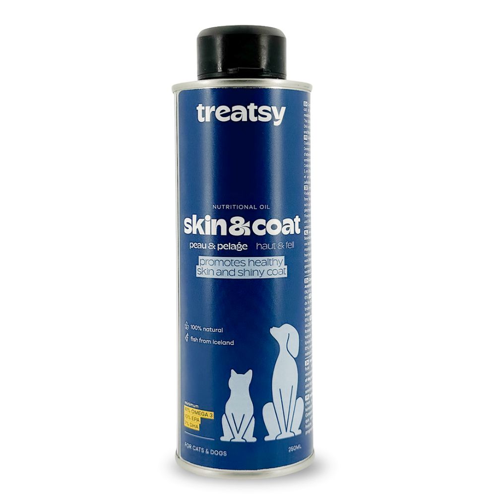 Blaue Dose mit schwarzem Deckel. Aufschrift: Treatsy, Skin & Coat. Text: Für Hunde & Katzen. 250 ml.