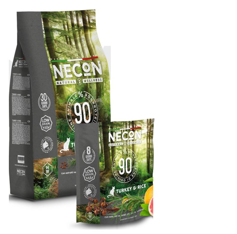 Zwei Beutel Tiernahrung. Aufdruck: NECON, 90% Protein, Truthahn & Reis. Waldmotiv. Katze-Symbol.