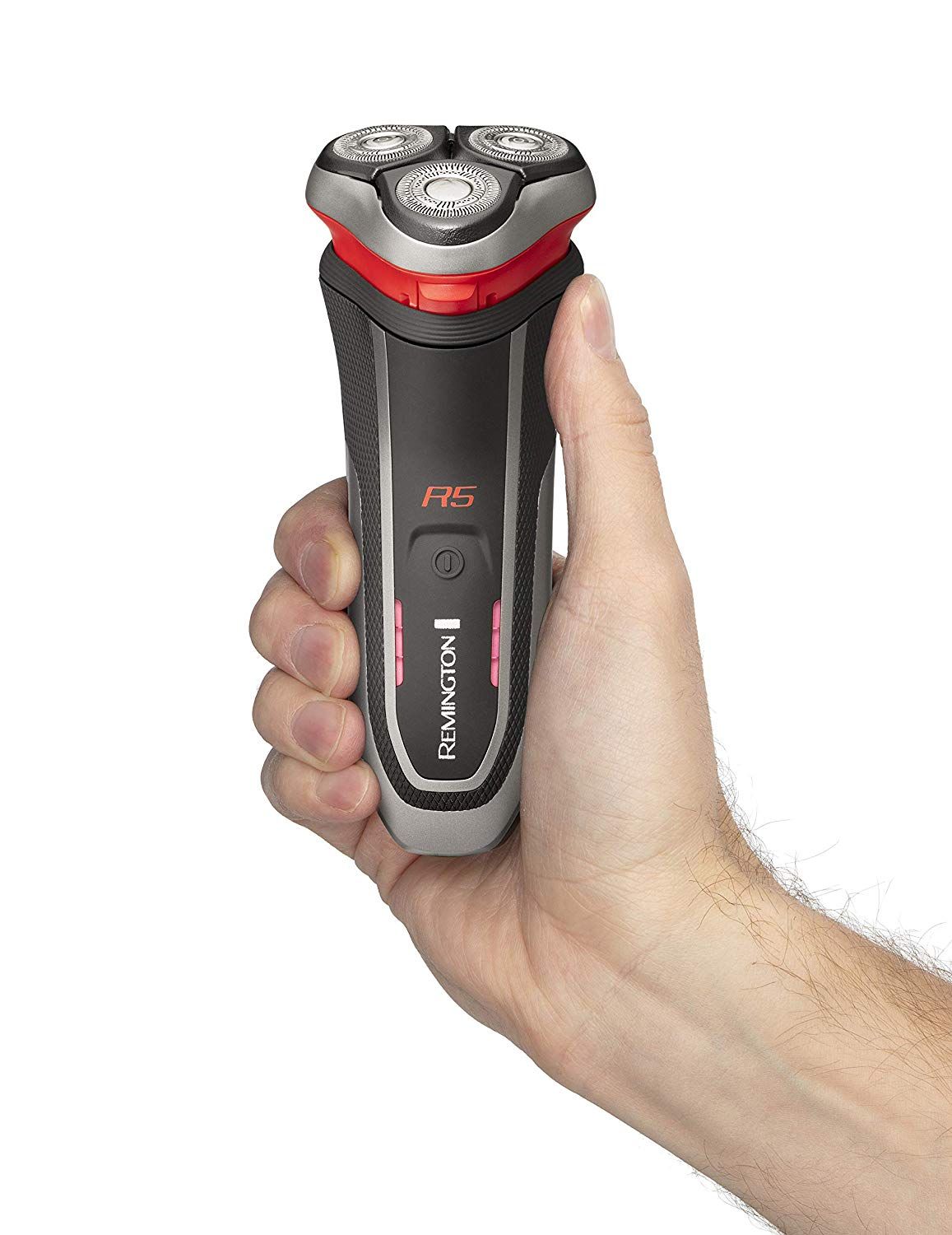 Elektrorasierer, schwarz-rot, in einer Hand gehalten. R5-Modell. Sichtbare Marke: Remington.