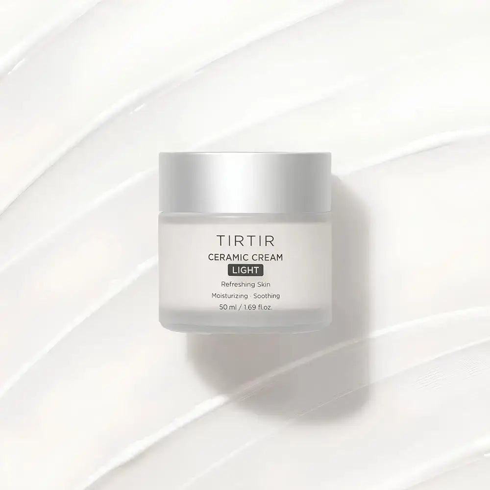 TIRTIR Ceramic Cream Light. Weißer Tiegel mit Creme auf weißem Hintergrund. Text: TIRTIR, CERAMIC CREAM LIGHT, 50 ml / 1.69 fl.oz.