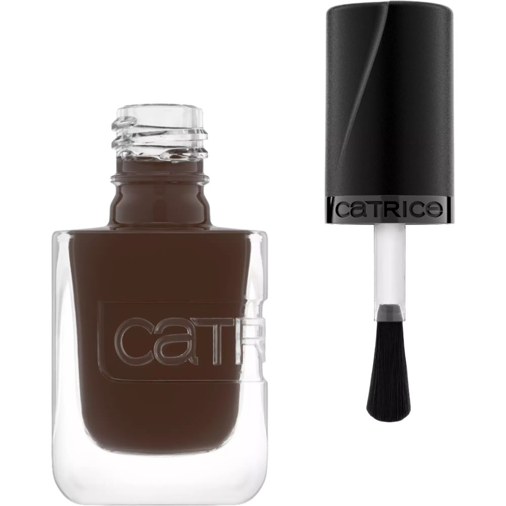 Nagellackflasche mit braunem Inhalt und schwarzem Deckel mit Pinsel. Der Markenname CATRICE ist sichtbar.