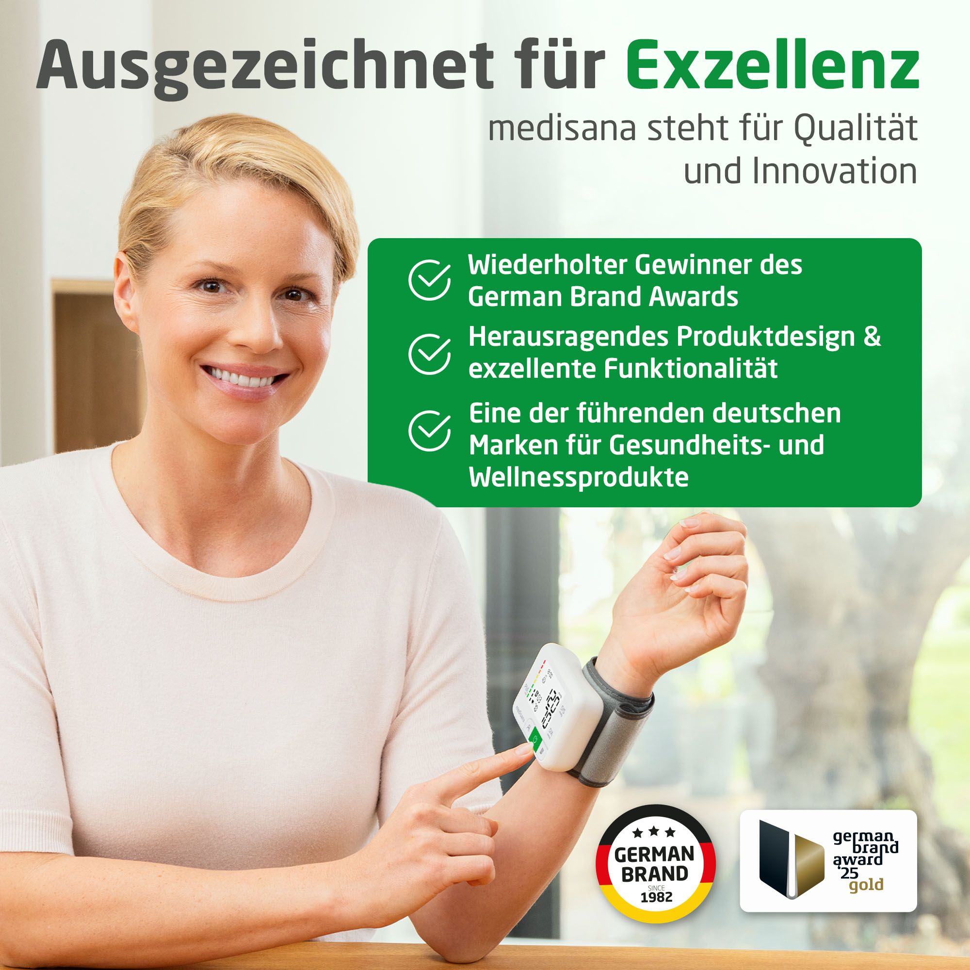 Frau benutzt Handgelenk-Blutdruckmessgerät. Ausgezeichnet für Exzellenz. German Brand Award. Produkt-Design. Qualitätsmarken.