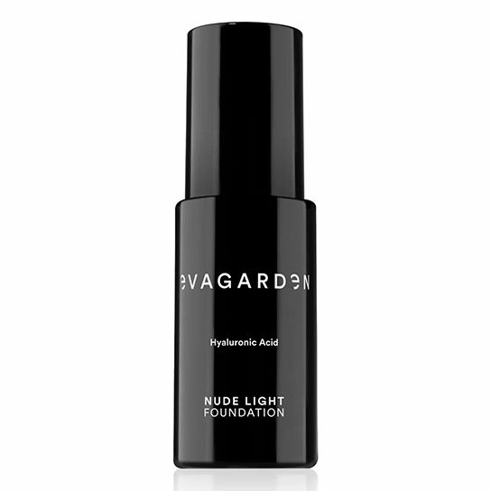 Schwarze Flasche mit EVAGARDEN Hyaluronsäure Nude Light Foundation.