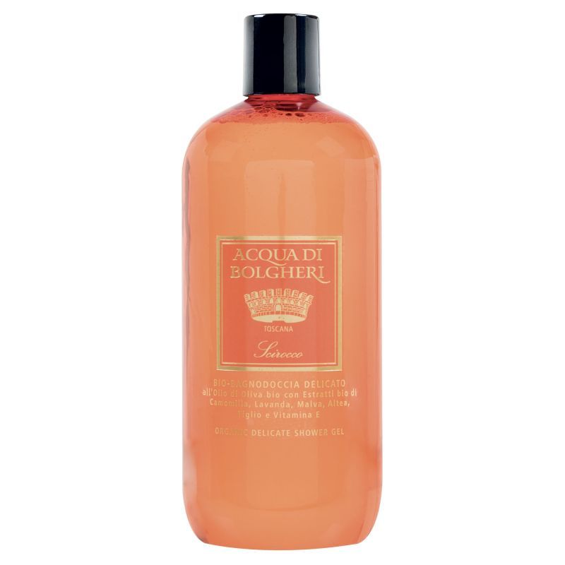Eine Flasche Acqua di Bolgheri Duschgel Scirocco. Orangefarbenes Gel in einer zylindrischen Flasche mit schwarzem Deckel. Etikett mit Text.