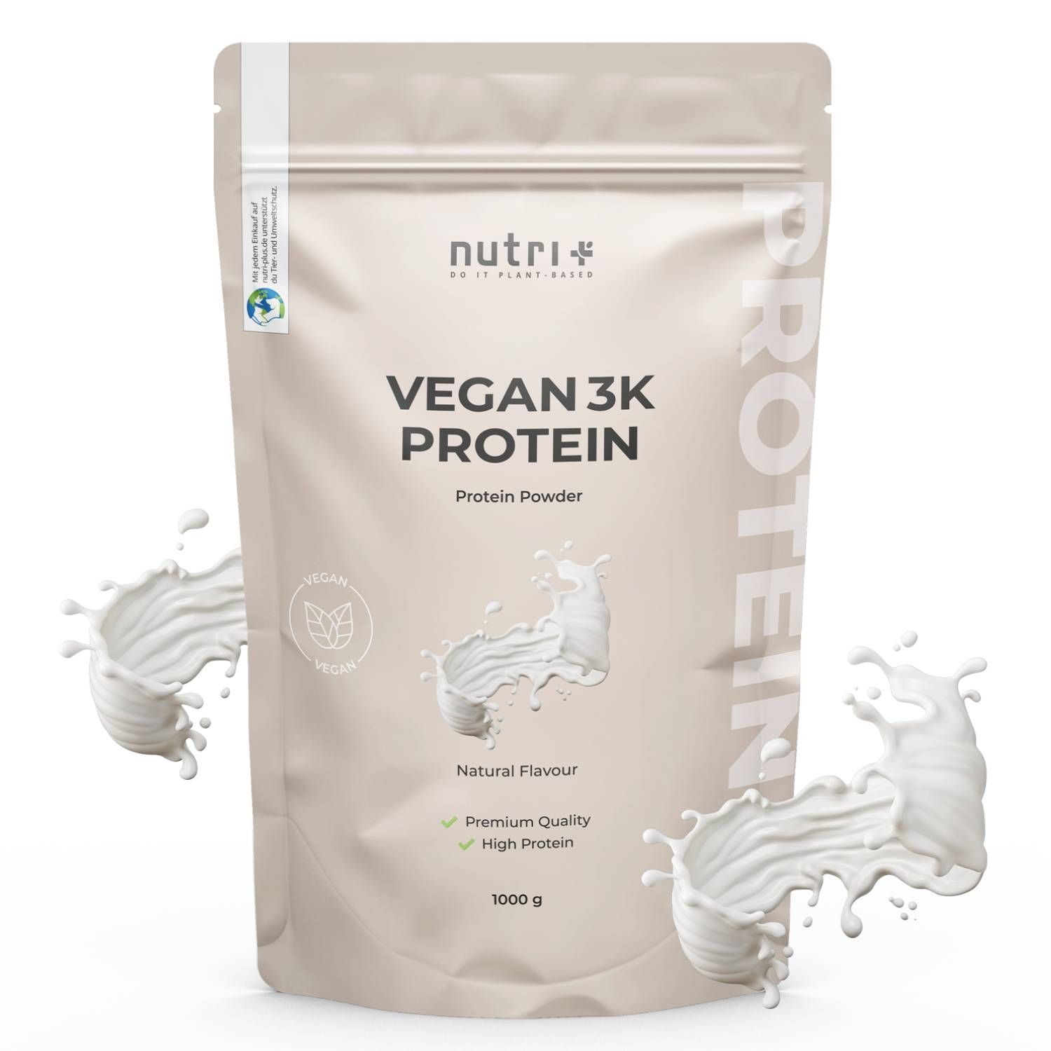 Beige Standbeutel mit "nutri+" Logo und "VEGAN 3K PROTEIN" Schriftzug. Milchspritzer umgeben den Beutel. 1000 g.