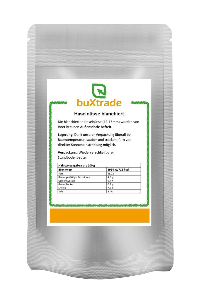 Verpackung mit "buXtrade Haselnüsse blanchiert". Etikett mit Nährwertangaben. Wiederverschließbarer Standbodenbeutel.