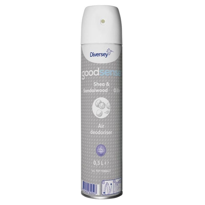 Aerosolspraydose mit weißem Sprühkopf. Aufschrift: good sense Shea & Sandalwood, Air deodoriser. 0,3 L.