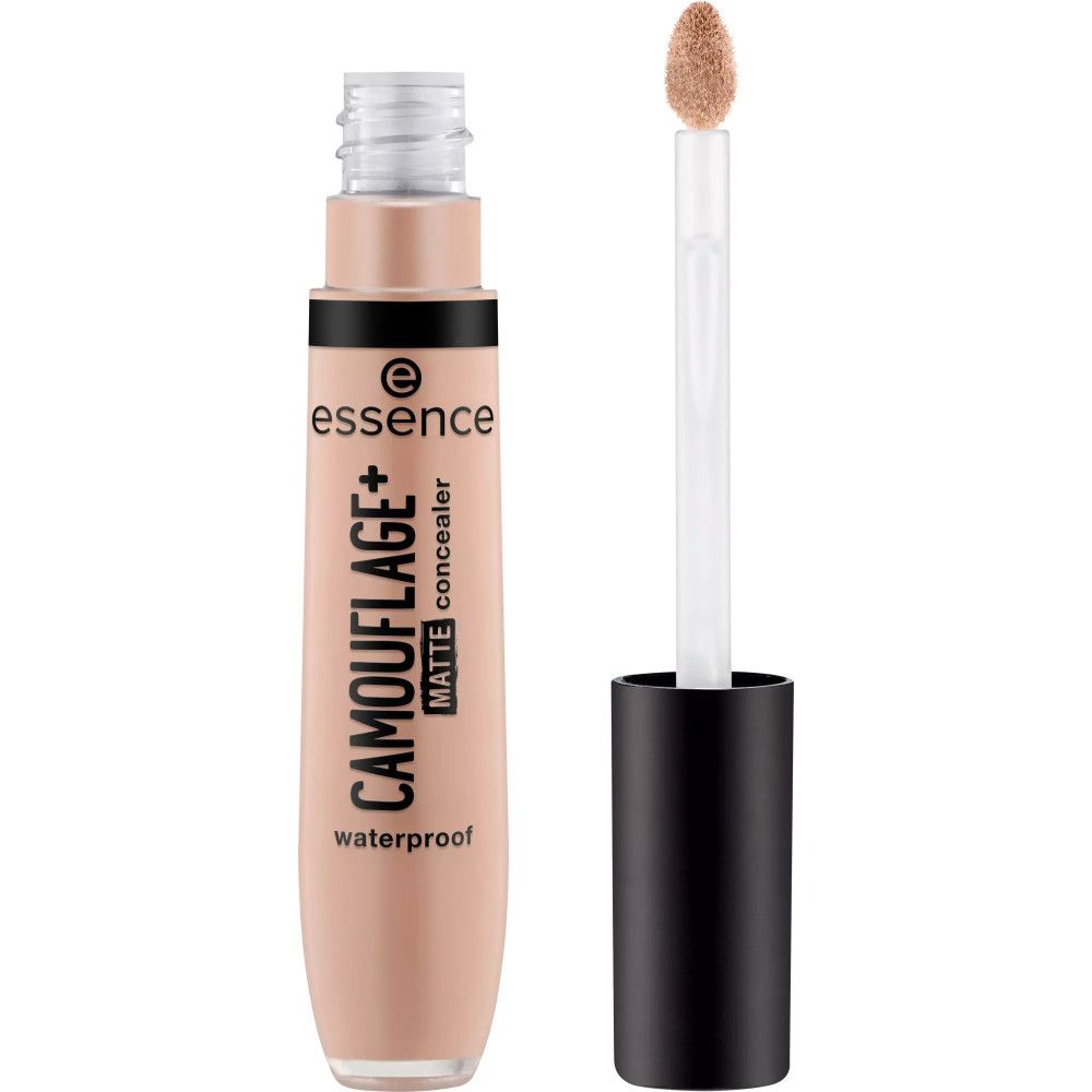 Concealer-Tube mit schwarzem Deckel und Applikator. Aufschrift: essence, CAMOUFLAGE+ MATTE concealer, waterproof. Farbton: hellbeige.