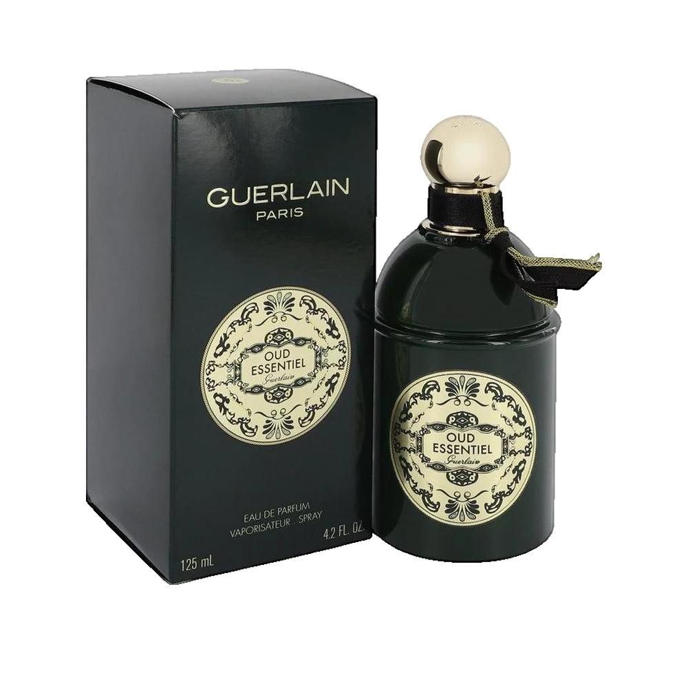 Parfumflasche und Verpackung. Flasche grün mit goldener Kappe. Aufschrift: GUERLAIN PARIS, Oud Essentiel, 125 ml, 4.2 FL. OZ.