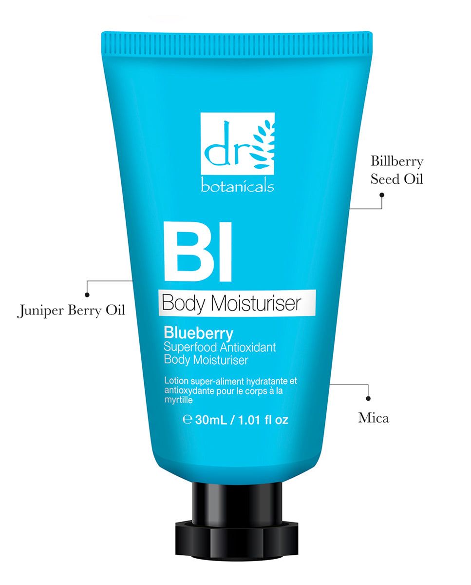 Blaue Tube mit Aufschrift: BI Body Moisturiser, Blueberry Superfood Antioxidant Body Moisturiser. Beschriftung mit Inhaltsstoffen.
