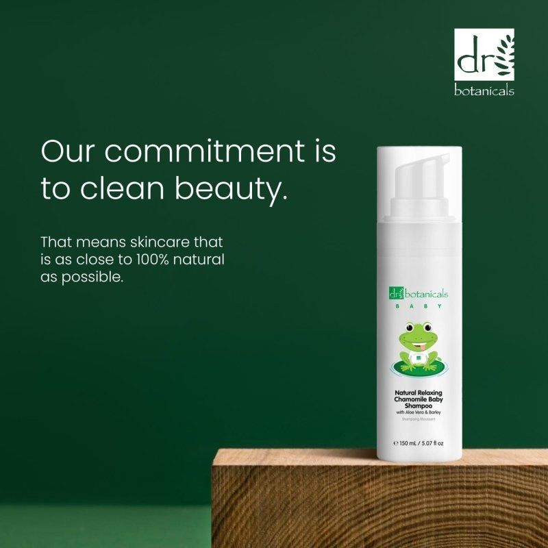 Dr. Botanicals Baby Kamillen-Babyshampoo Flasche mit Aussage über saubere Schönheit und natürliche Inhaltsstoffe.