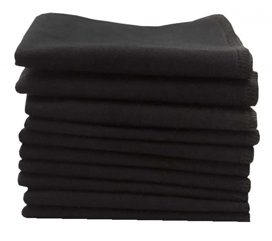 Stapel schwarzer Waschlappen. Die Kanten sind gesäumt. Das Produkt ist aus Bio-BW.