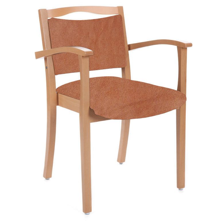 Stuhl mit Armlehnen, Holzrahmen und orangefarbener Sitzfläche und Rückenlehne. Holzfarbene Armlehnen und Beine.
