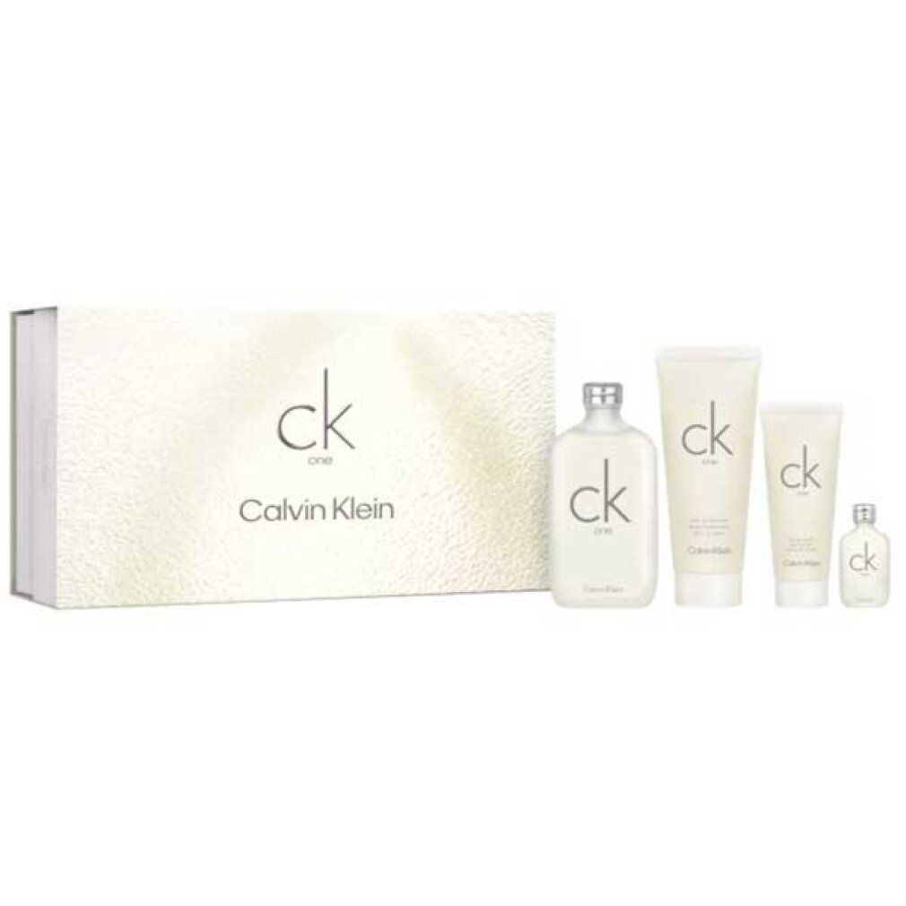 Geschenkset mit Flakon, Gel, Shampoo und Miniatur. Verpackung mit Logo und Schriftzug Calvin Klein. Produkte in Weiß.