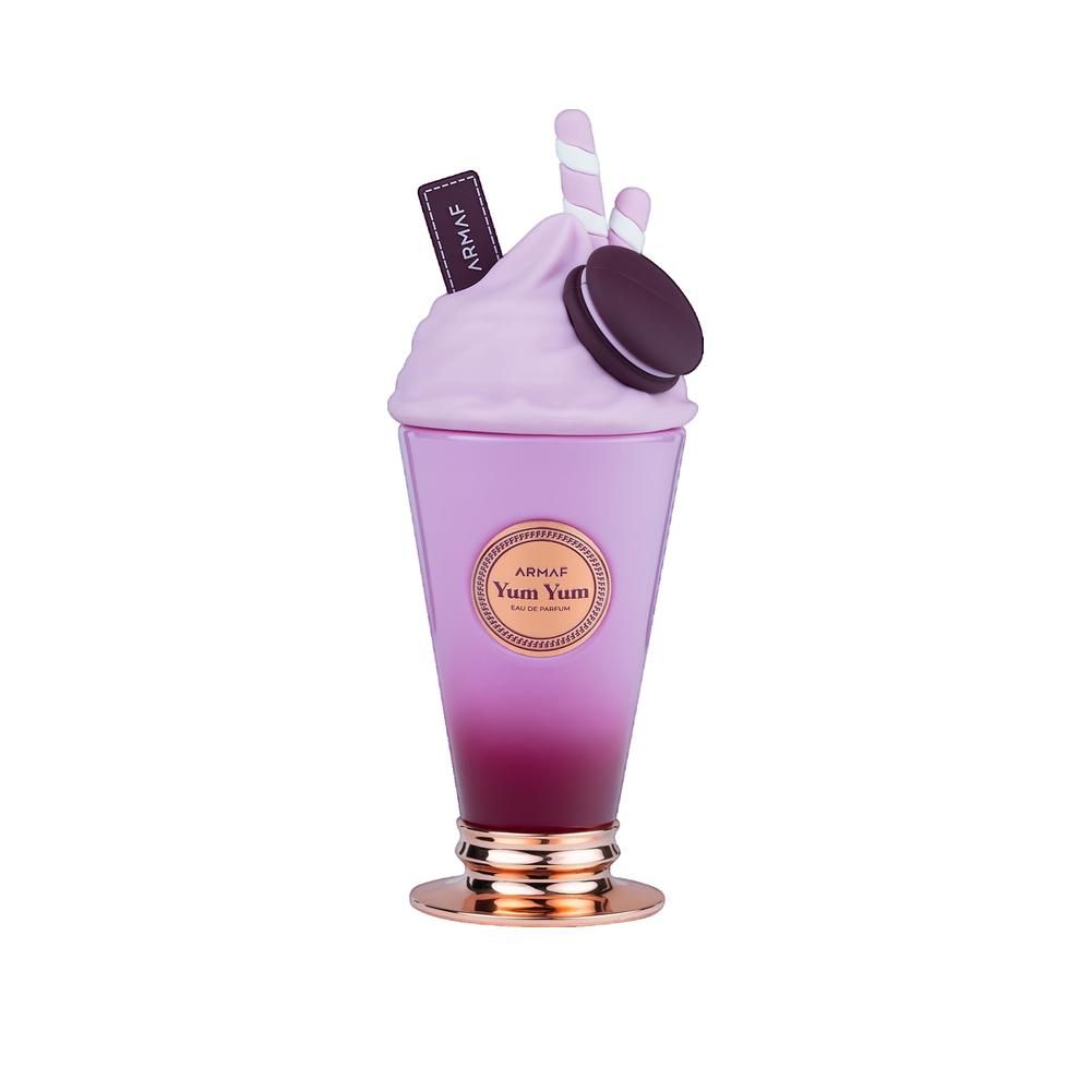 Flasche in Form eines Milchshakes. Lila Farbverlauf, goldfarbene Basis. Mit Dekorationen: Keks, Waffel, Schokoriegel.