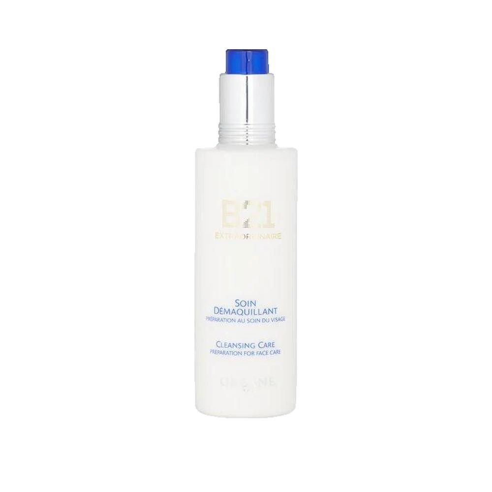 Weiße Flasche mit blauem Pumpkopf. Text: B21 Extraordinaire, Soin Démaquillant, Cleansing Care. Orlane Paris.