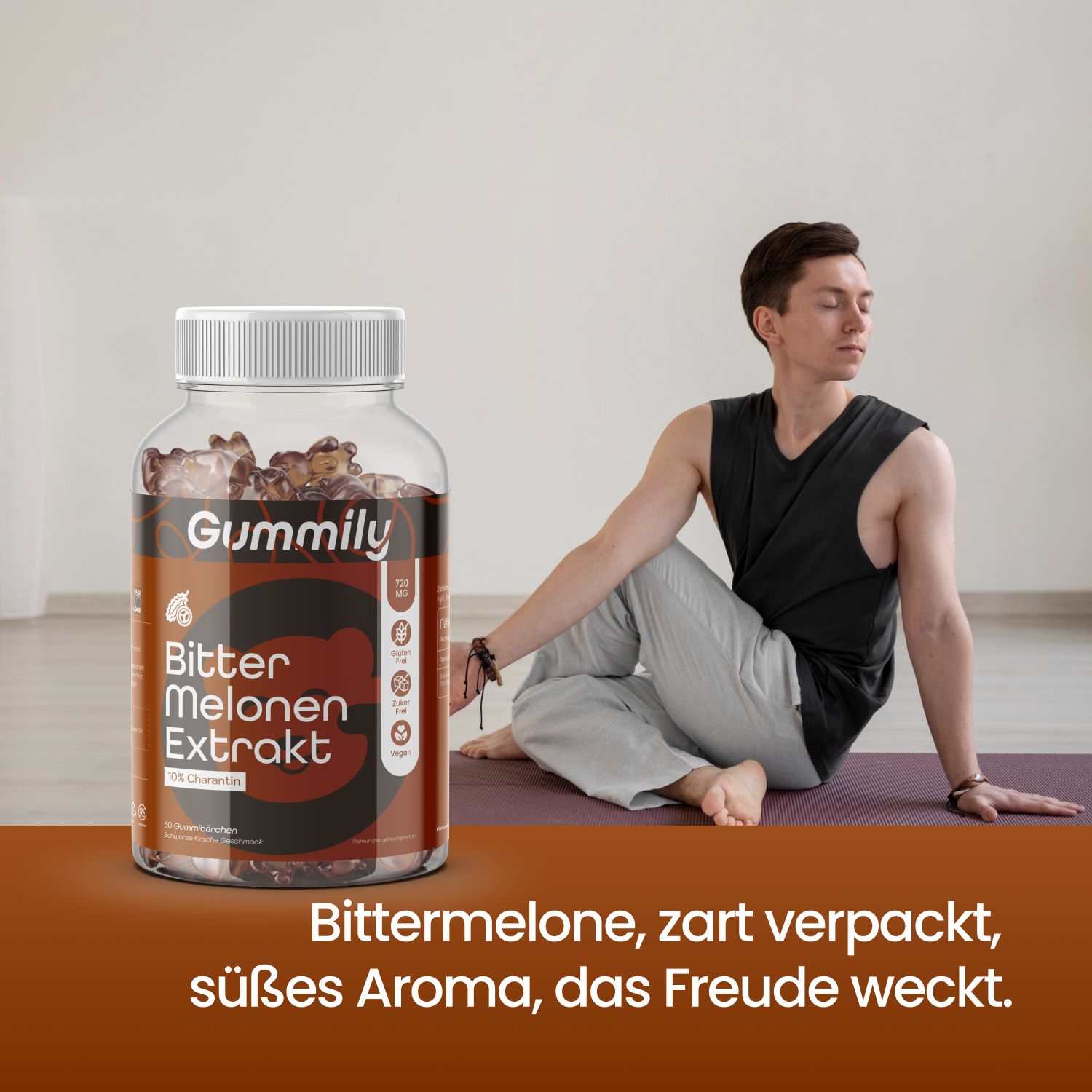 Mann in Yoga-Pose neben Gummily Bittermelonen Extrakt Flasche.