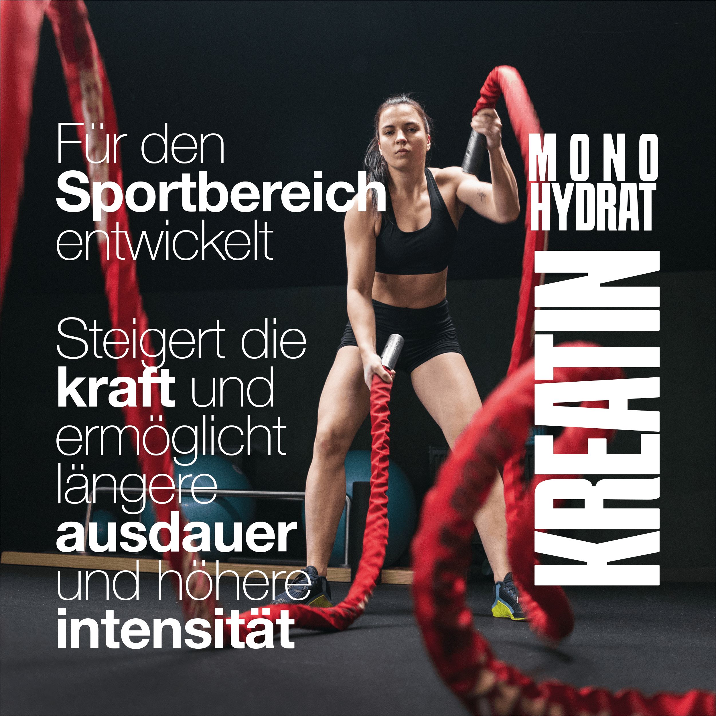 Frau mit Seil im Fitnessstudio. Für den Sportbereich entwickelt. Steigert Kraft und Ausdauer.