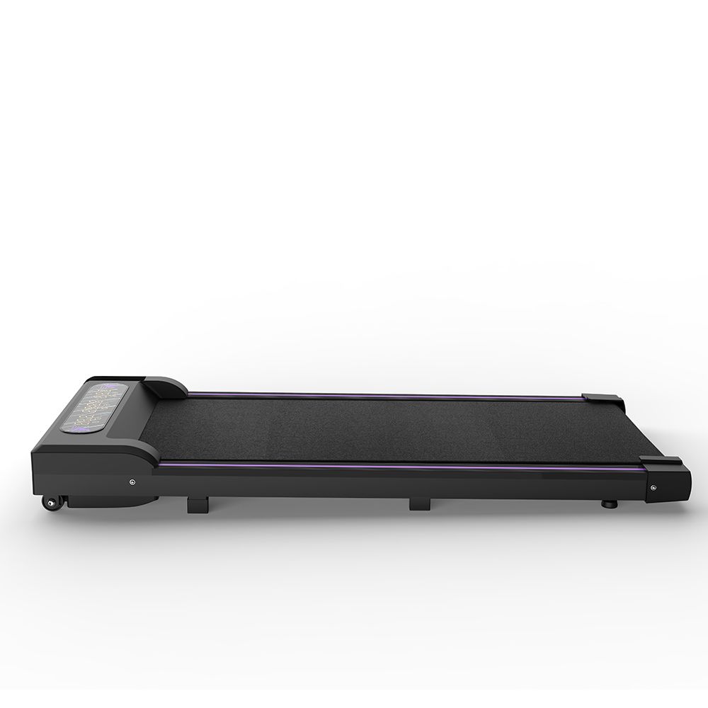 Zusammengeklapptes, schwarzes Laufband mit LED-Display. Flache Ansicht.