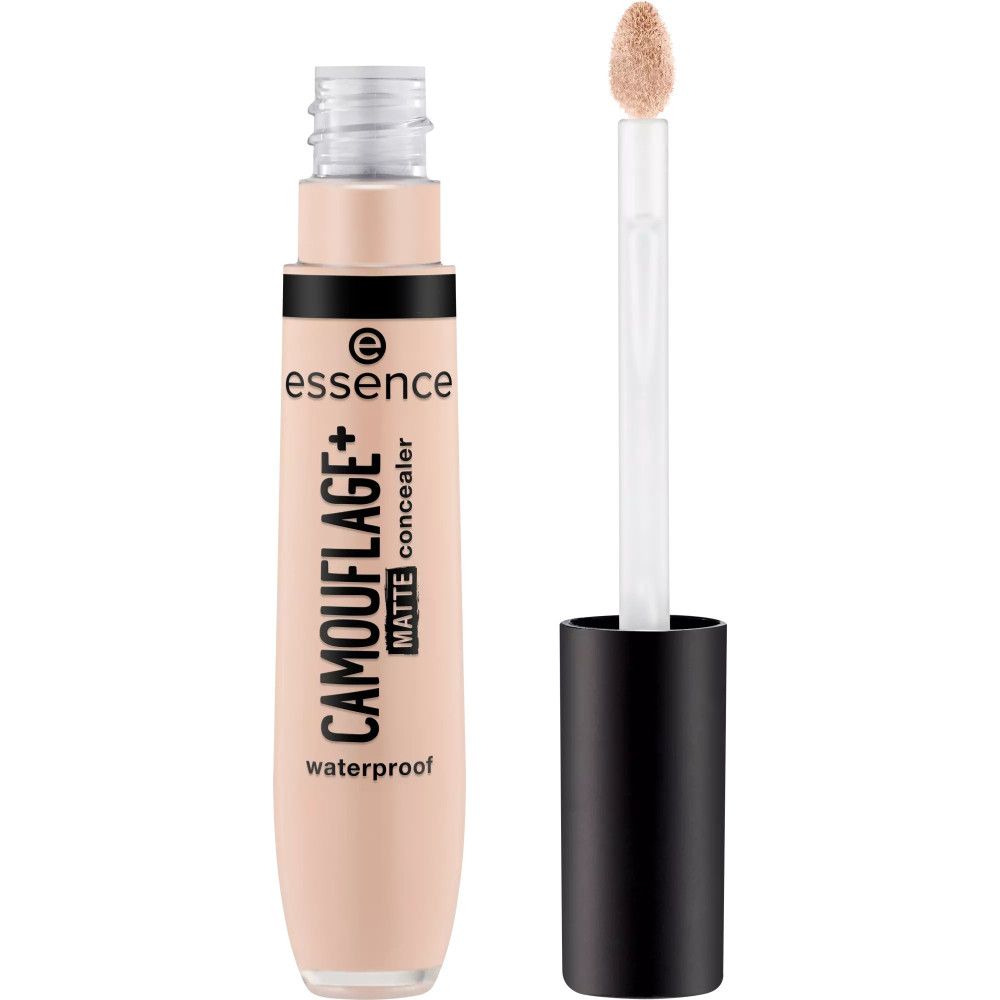 Essence Camouflage Matt Concealer. Beige Tube, schwarzer Deckel, Applikator. Schriftzug: CAMOUFLAGE+ MATTE concealer waterproof.