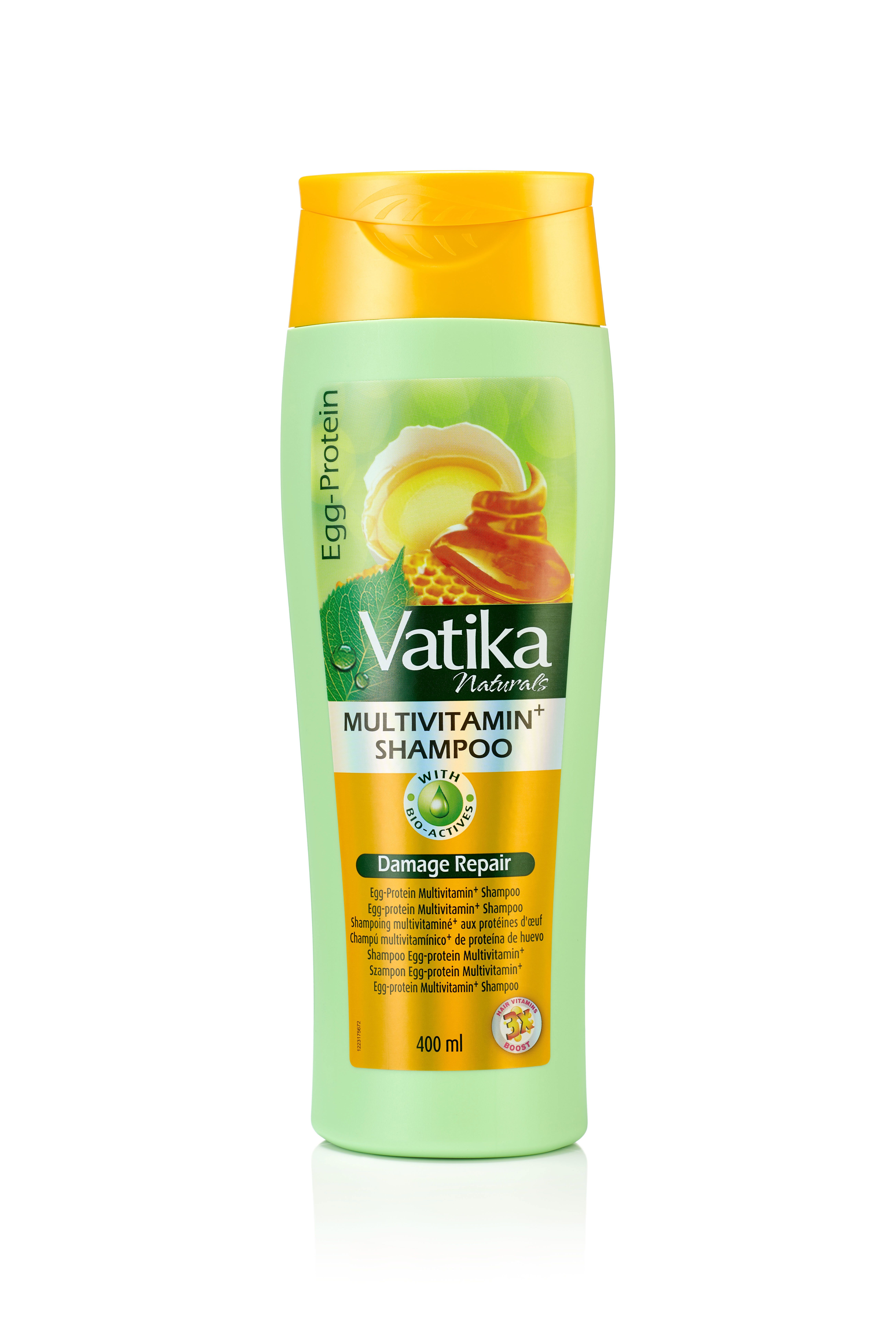 Grüne Shampoo-Flasche mit gelbem Deckel. Aufschrift: Vatika Naturals Multivitamin Shampoo mit Eiprotein. 400 ml.