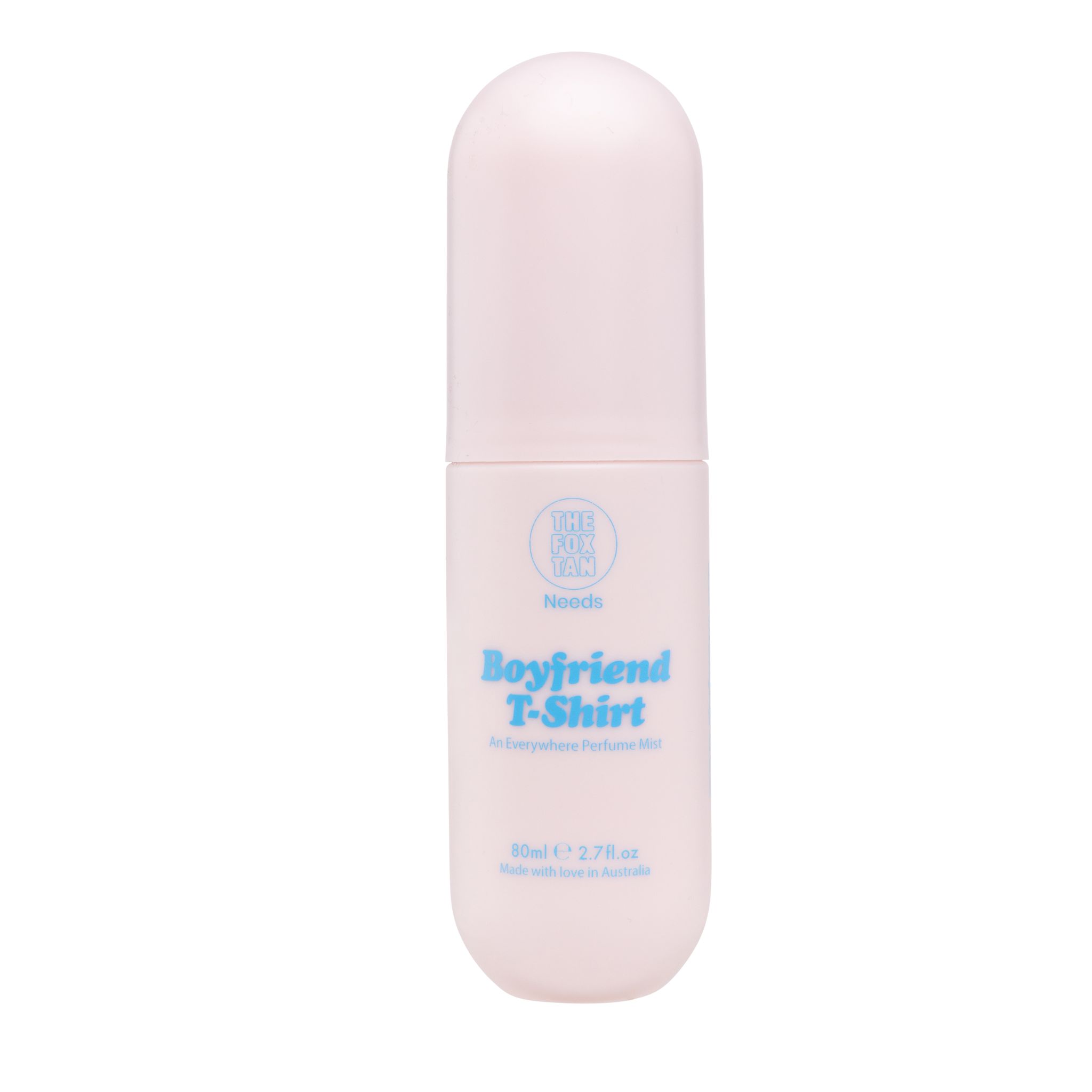 Rosa Flasche mit blauem Text 'Boyfriend T-Shirt'. Oben abgerundet, mit Sprühkopf. 80ml.