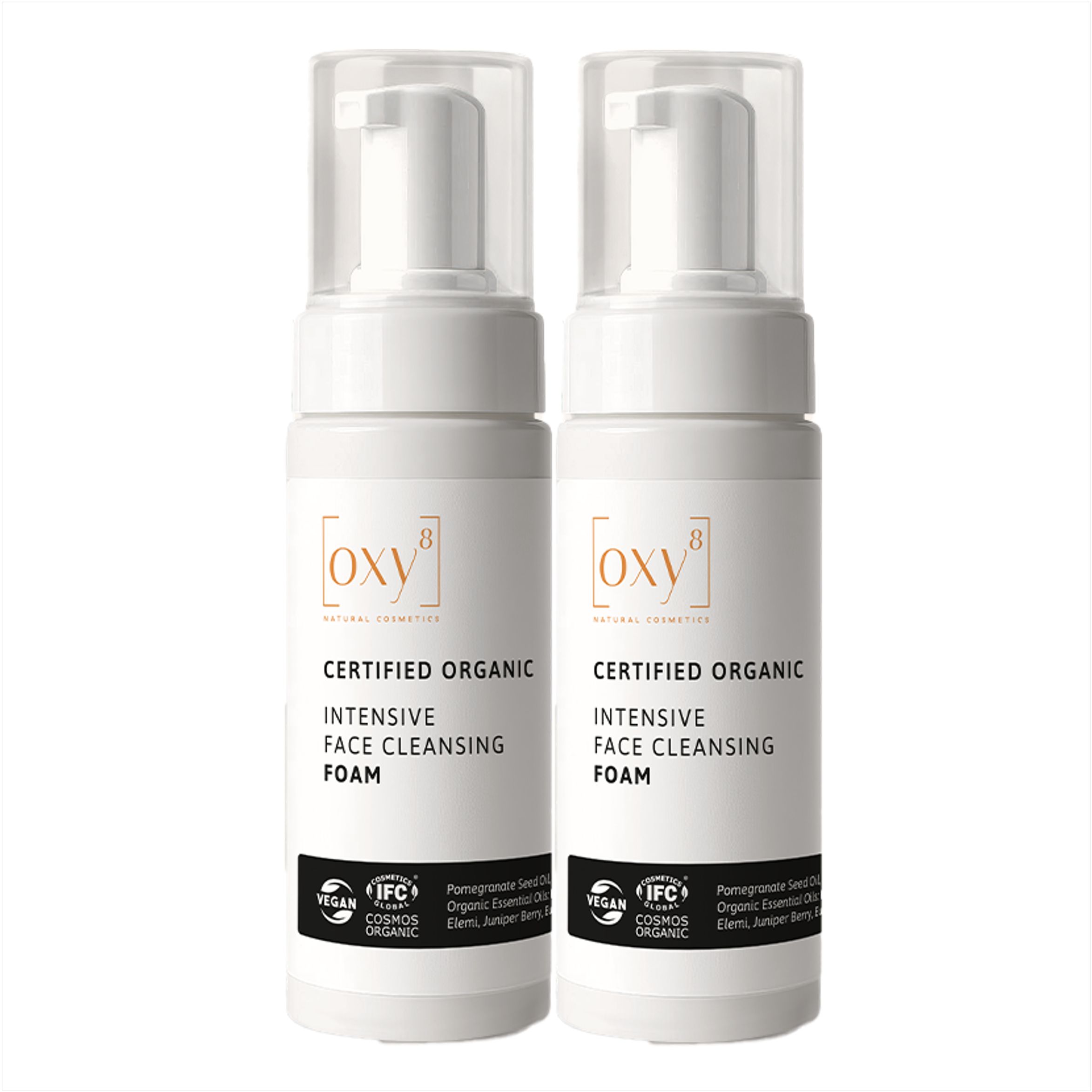 Zwei weiße Flaschen mit Pumpspendern. Aufschrift: oxy8, INTENSIVE FACE CLEANSING FOAM. Vegan, COSMOS ORGANIC.