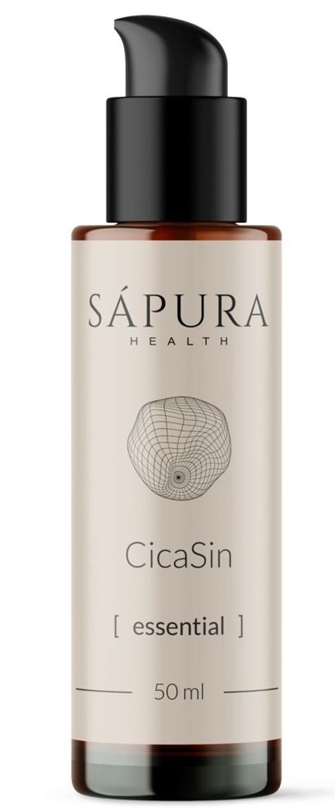 Braune Flasche mit schwarzem Pumpkopf. Beschriftung: Sápura Health, CicaSin [essential], 50 ml. Logo mit geometrischem Muster.