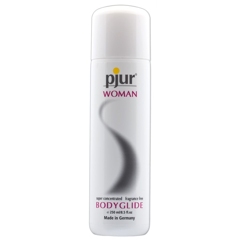 Weißes Fläschchen mit weißem Deckel. Aufschrift: pjur WOMAN BODYGLIDE. Text: super concentrated fragrance-free. Made in Germany.