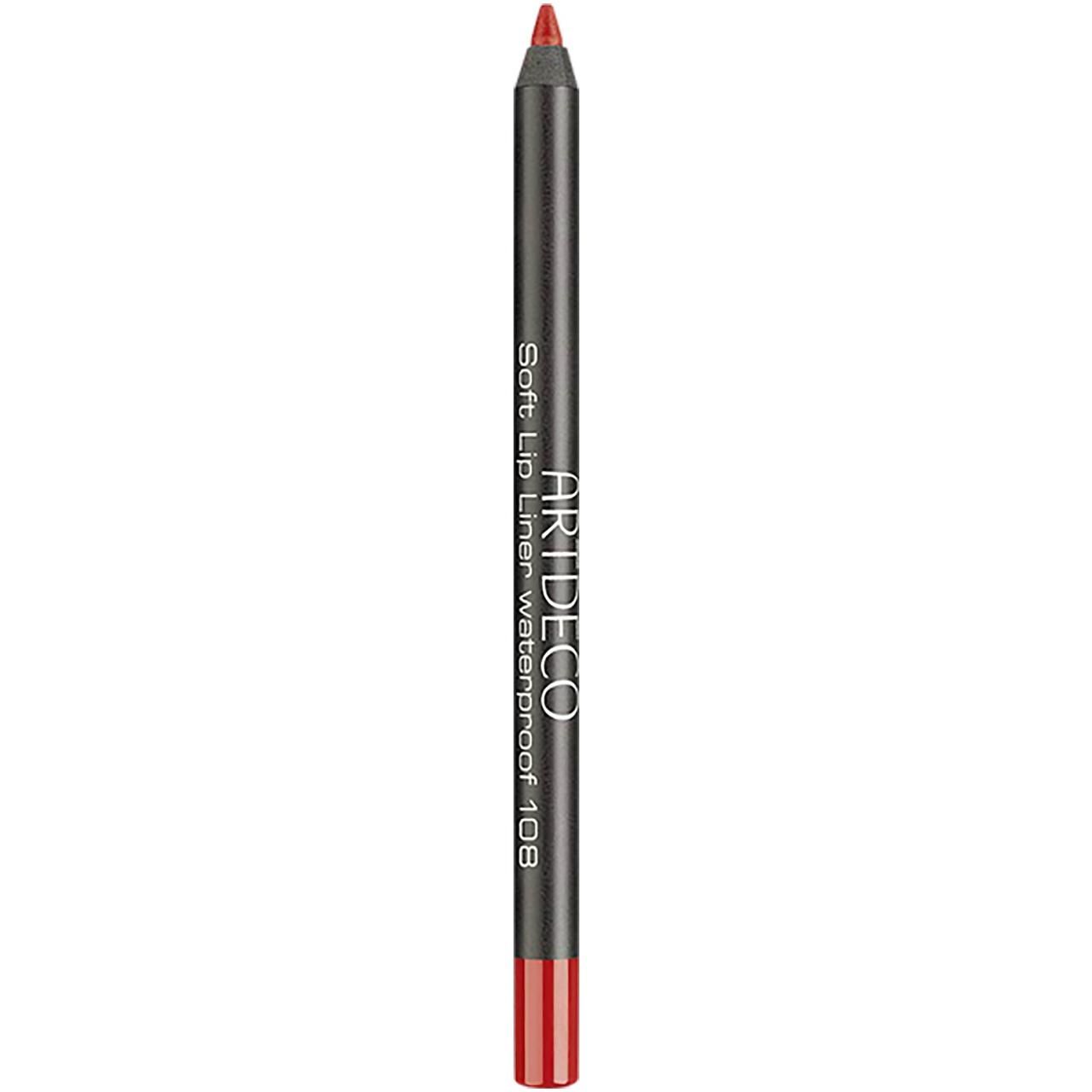 Roter Lipliner-Stift. Schwarzer Schaft mit Produktbezeichnung und Farbnummer. Spitze und unteres Ende in Rot.