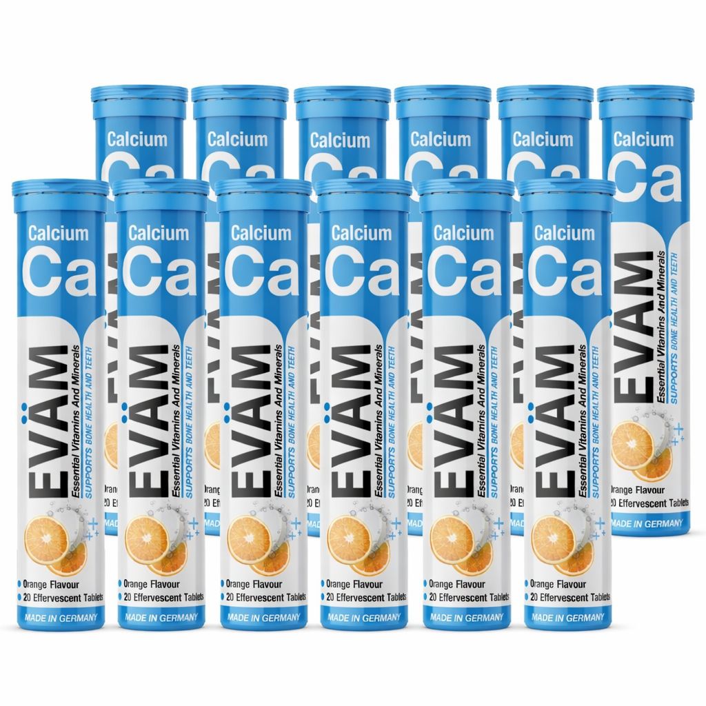12 Tuben EVÄM Calcium Brausetabletten. Blaue Verpackung mit weißer Schrift. Enthält 20 Brausetabletten mit Orangengeschmack. Made in Germany.