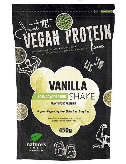 Schwarze Verpackung mit Aufschrift "Vegan Protein Force". Enthält "Vanilla Shake", 70% Protein, 450g. Marke: Nature's Finest.
