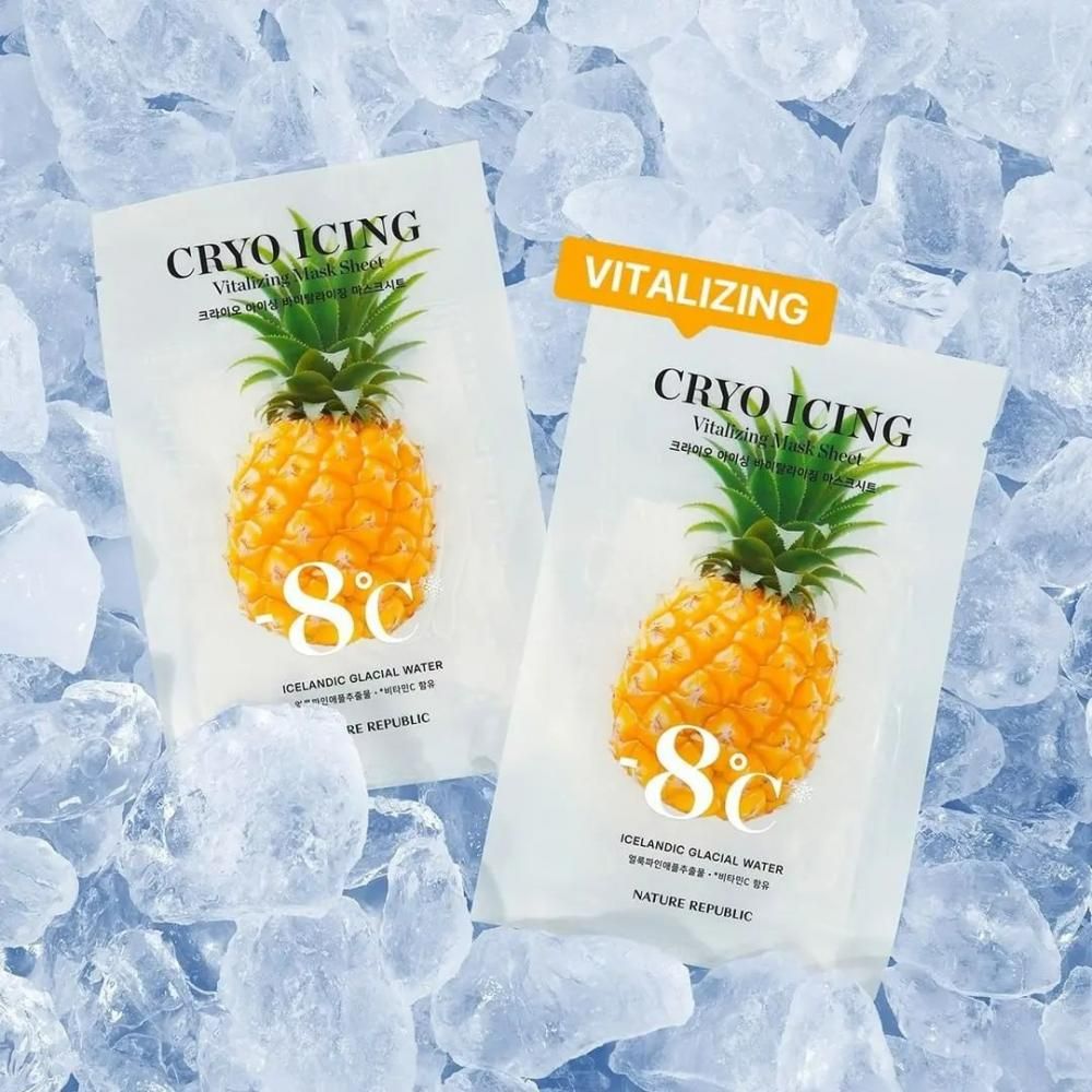 Zwei Gesichtsmasken mit Ananas-Motiv auf Eis. Aufschrift: Cryo Icing Vitalizing Mask Sheet. Marke: NATURE REPUBLIC. Temperaturanzeige: -8°C.