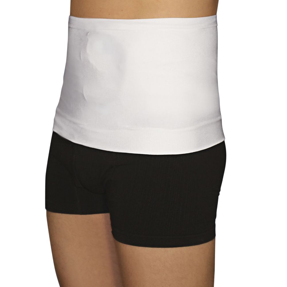 Weißes Produkt am Oberkörper, bedeckt den Bauch. Schwarze Unterhose. Seitenansicht.