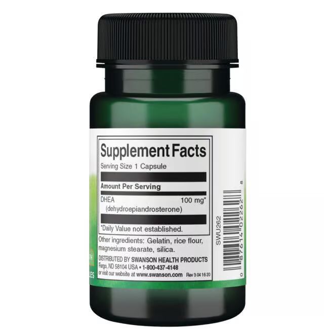 Rückseite einer grünen Flasche mit schwarzem Deckel. Aufschrift: Supplement Facts. DHEA 100 mg. Zutaten: Gelatine, Reismehl, Magnesiumstearat, Kieselsäure.