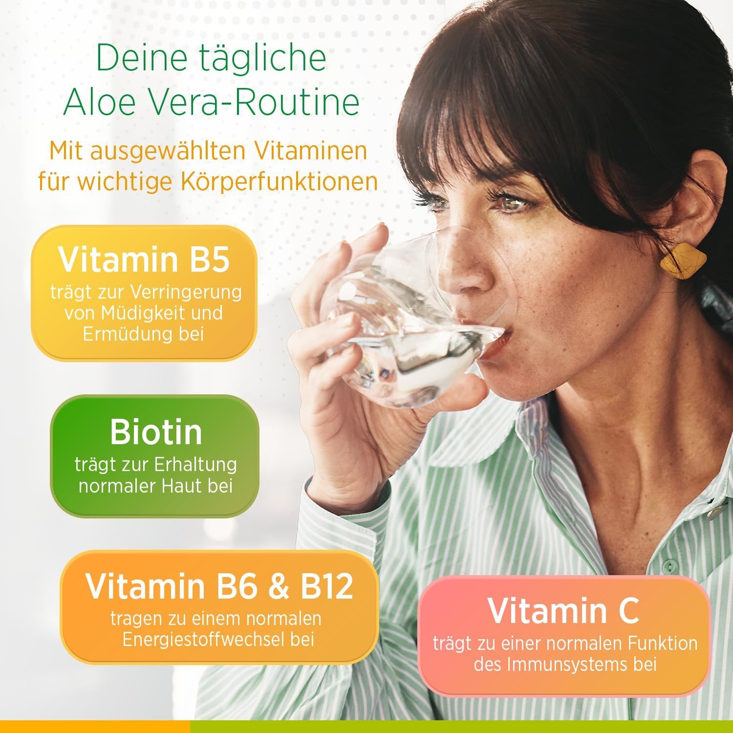 Frau trinkt Biostile Aloe Vera Saft, angereichert mit Vitaminen.