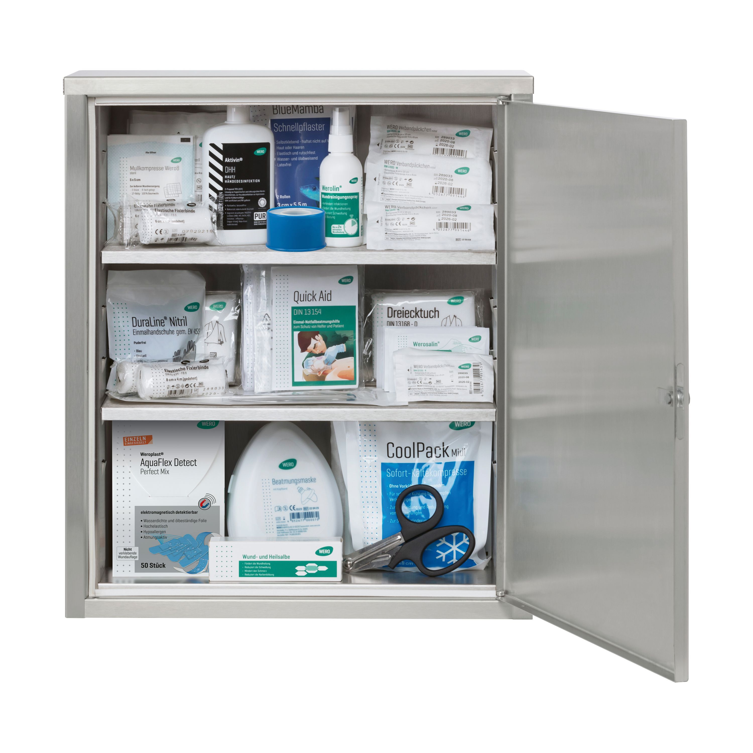 Offener Verbandschrank aus Edelstahl mit Regalen. Inhalt: Verbandsmaterial, Flaschen, Schere und weitere Artikel.