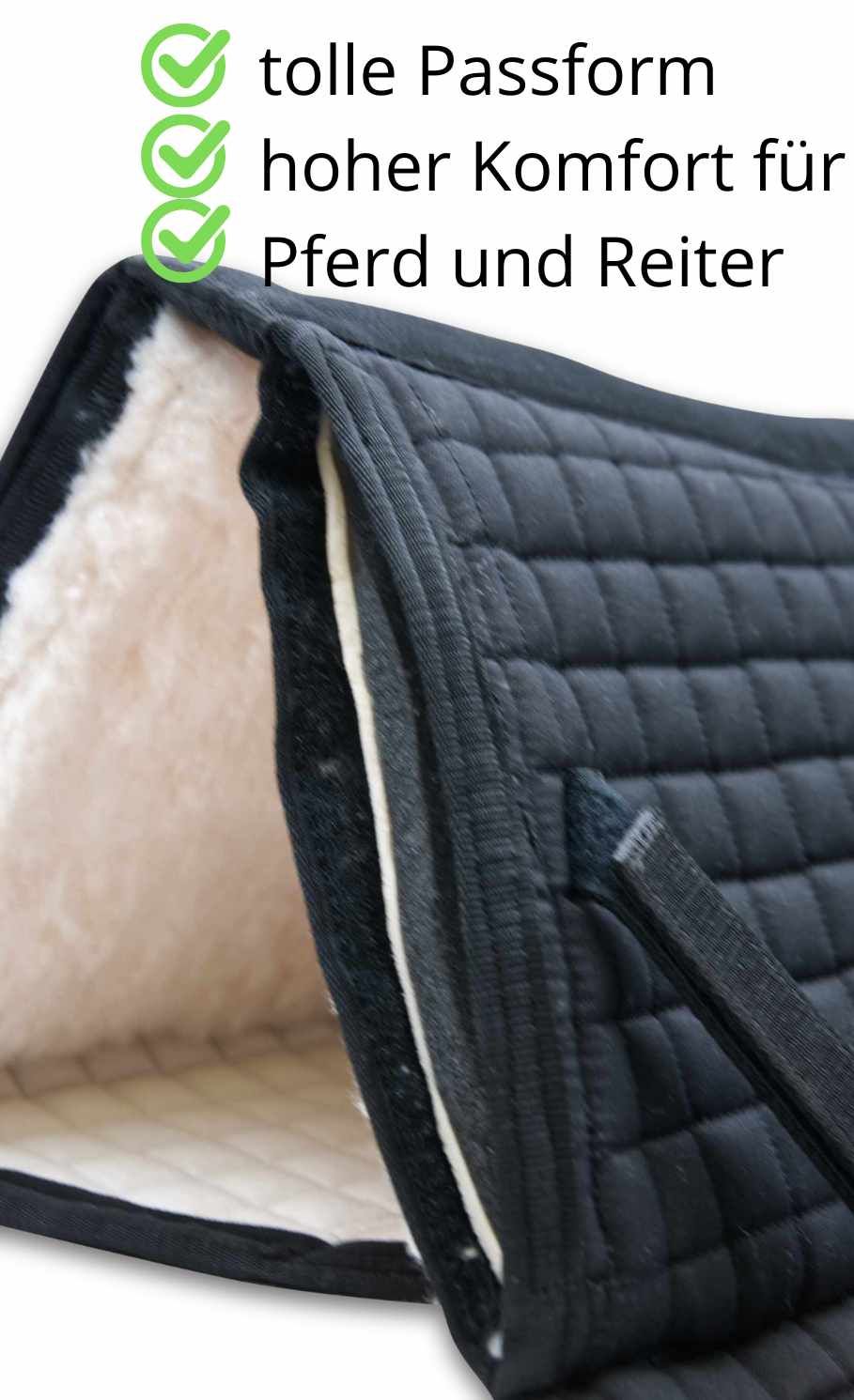 Schwarze Sattelunterlage mit beige Innenfell. Text: tolle Passform, hoher Komfort für Pferd und Reiter.