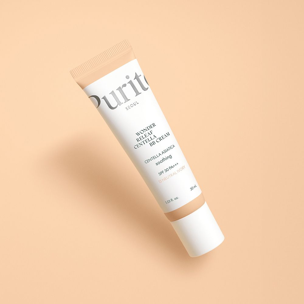 Schräg liegender Tubus PURITO Wonder Releaf Centella BB Cream. Text: SPF 30 PA+++, 13 Neutral Ivory. Creme-Farbe am unteren Ende.