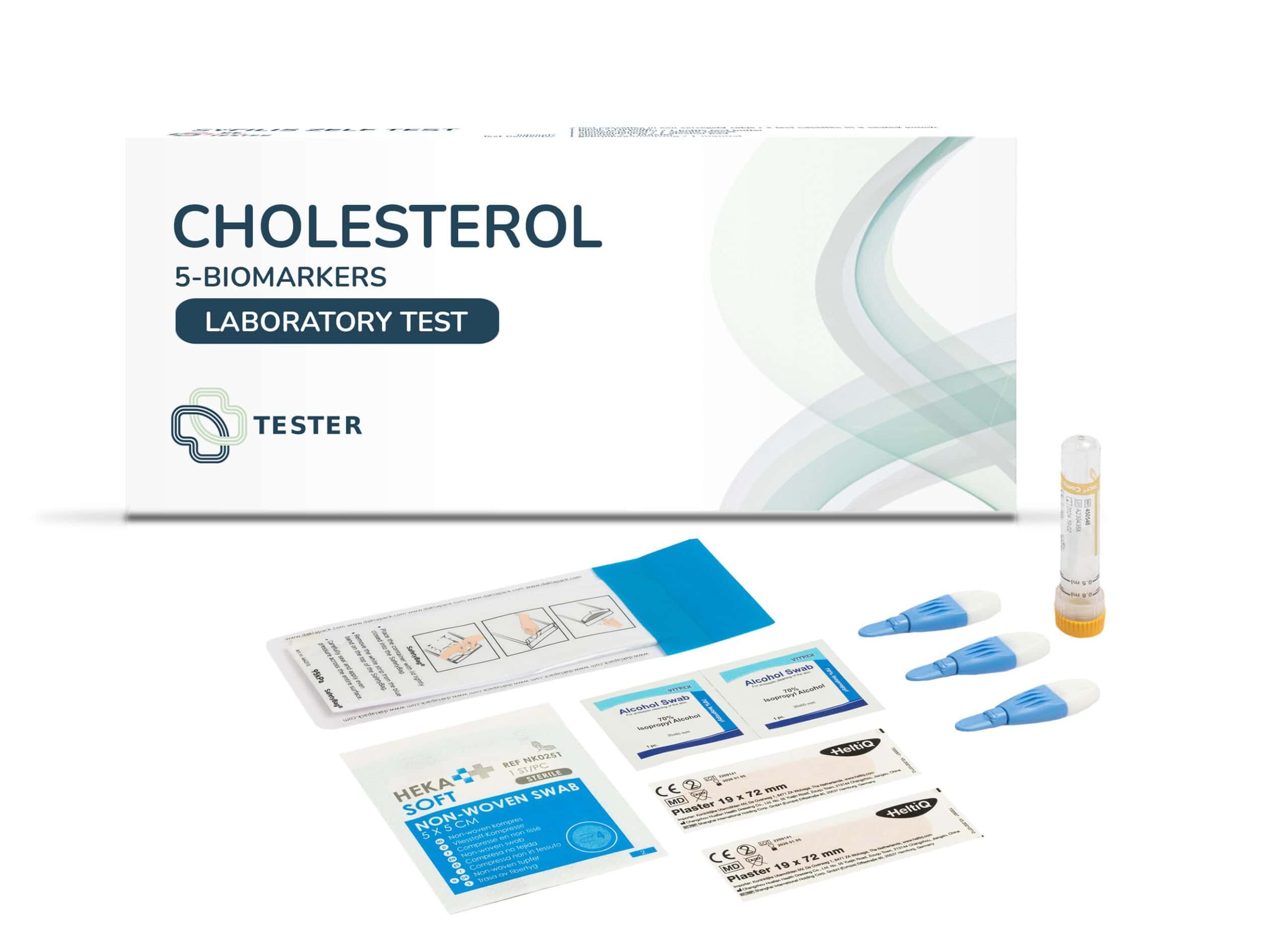 Cholesterin 5-Biomarker Labortest von Tester. Enthält Testkassette, Lanzetten, Alkoholtupfer und Anweisungen.