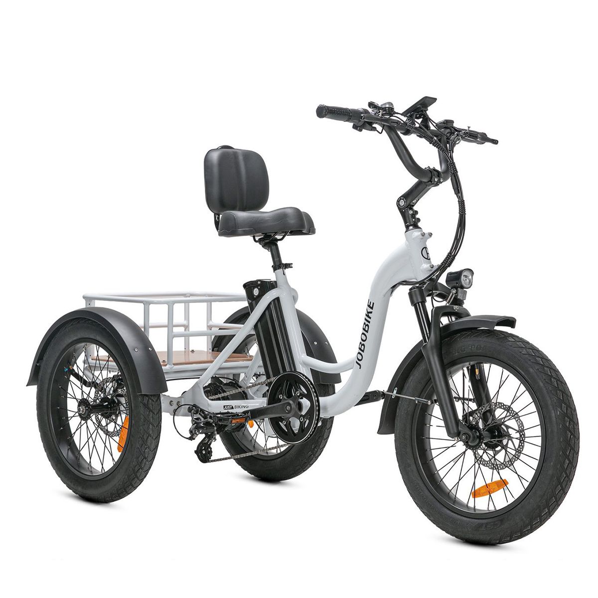 Graues Elektro-Lasten-Dreirad mit schwarzem Sitz, Reifen und Korb. JOBOBIKE-Logo sichtbar.