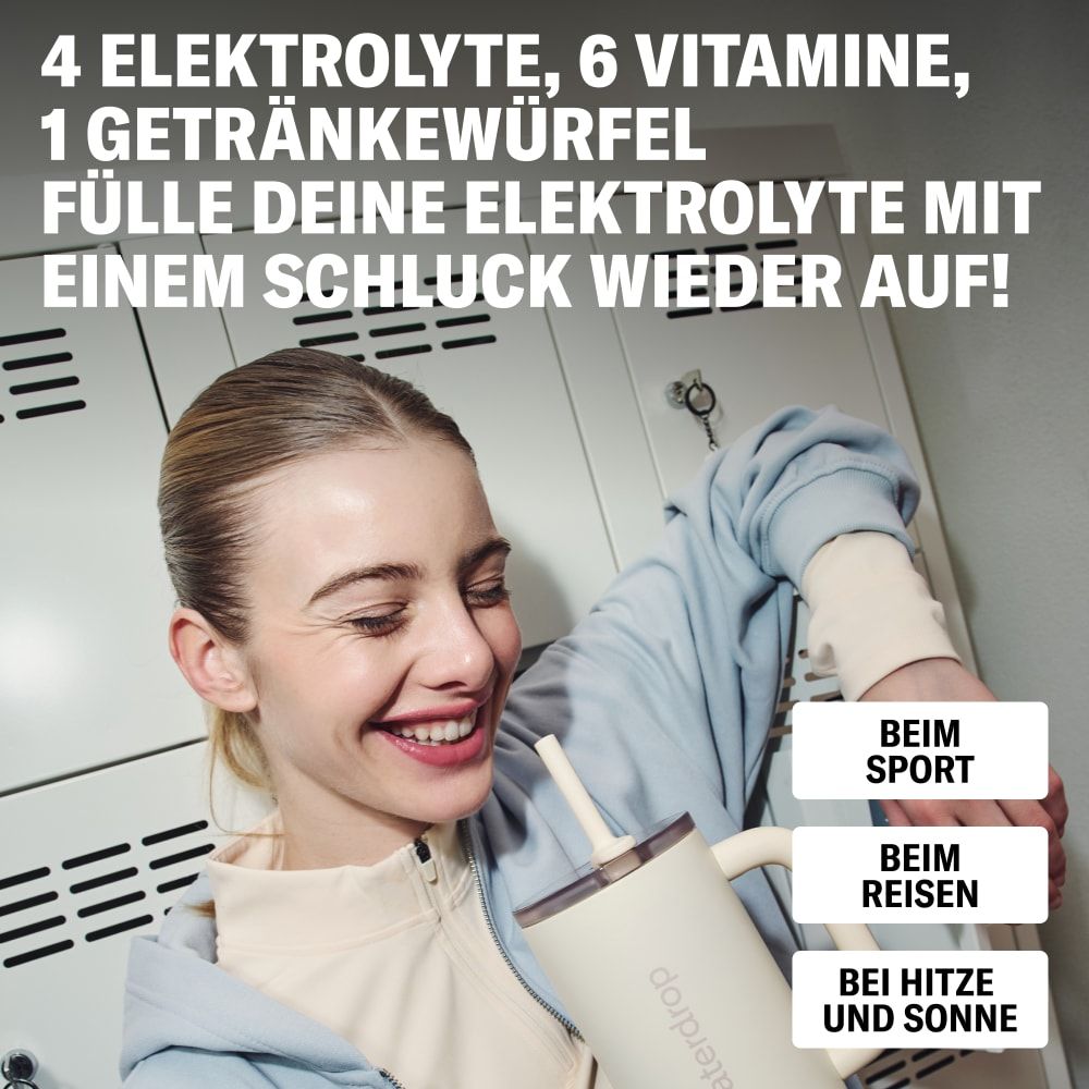 Frau mit Trinkflasche, daneben Text über Elektrolyte, Vitamine und Getränkewürfel für Sport und Reisen.