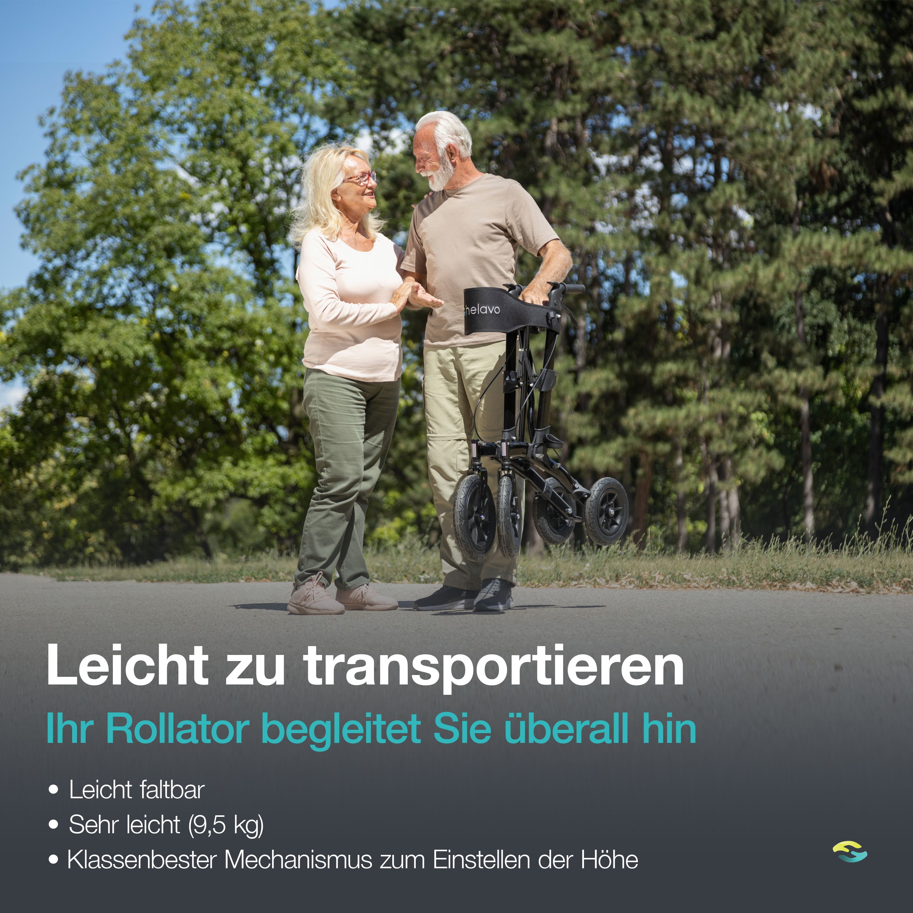 Älteres Paar mit leichtem, faltbarem Rollator im Freien.