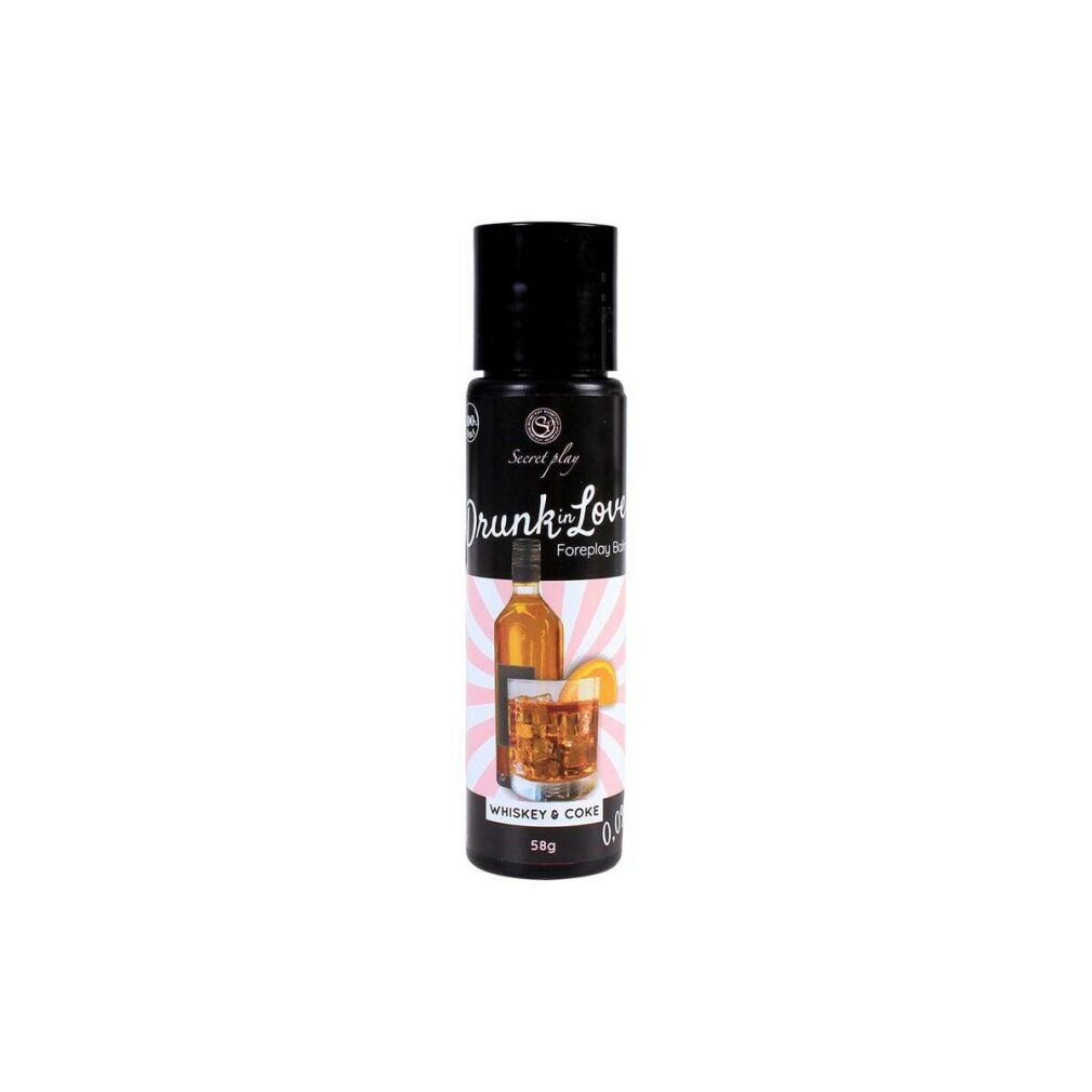 Schwarze Flasche mit "Drunk in Love"-Aufdruck. Abbildung von Whiskey-Cola-Getränk. 58g-Angabe.
