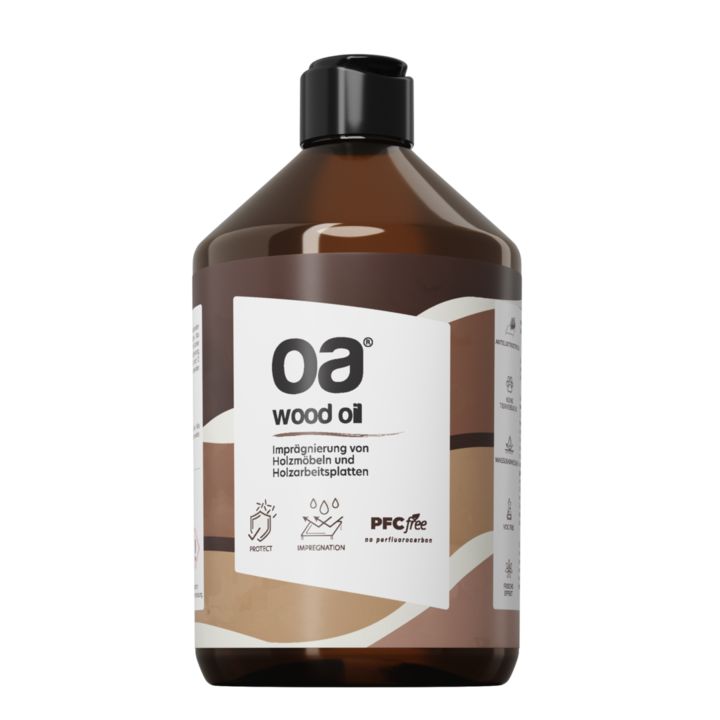 Braune Flasche OA wood oil mit schwarzem Deckel. Weißes Etikett mit Produktnamen und Text. Symbole für Schutz, Imprägnierung und PFC-frei.