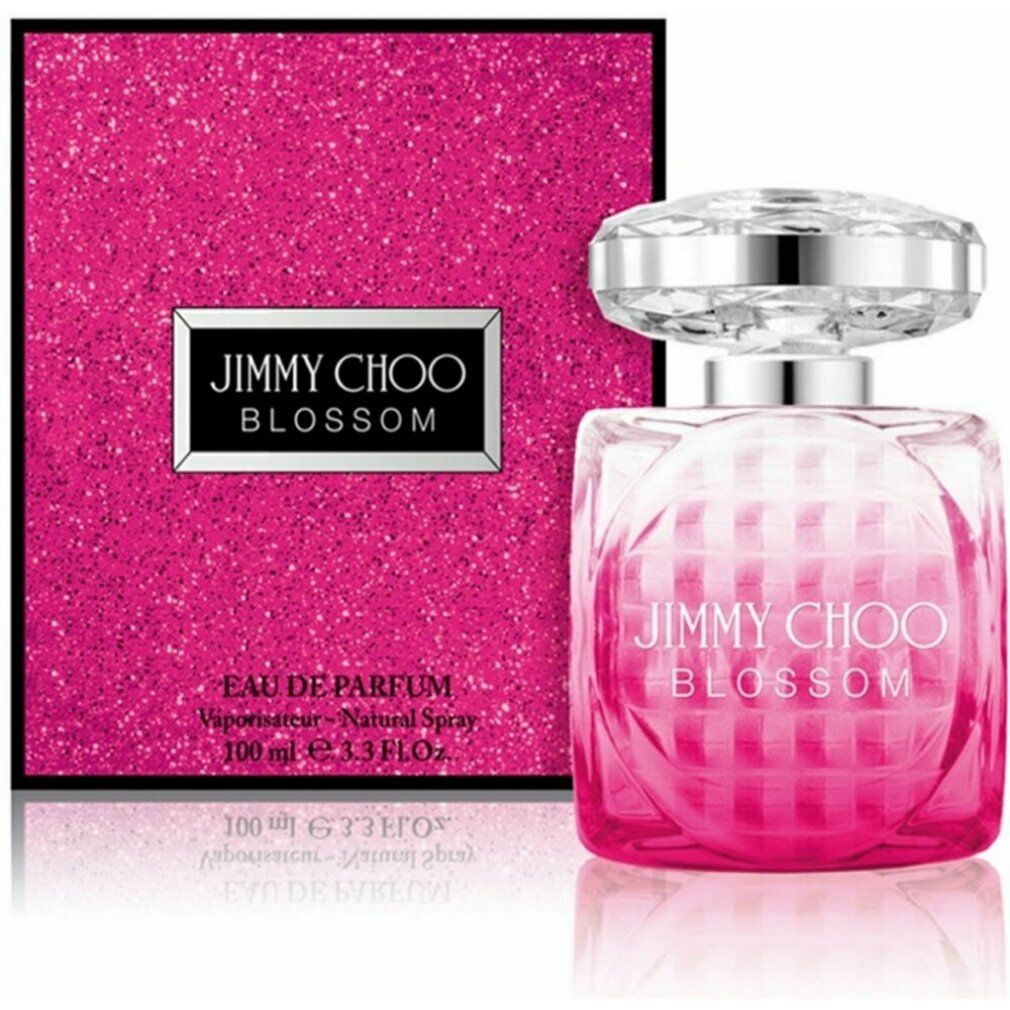 Rosa Flakon mit silbernem Deckel und rosa Verpackung mit Logo. Aufschrift: Jimmy Choo Blossom.