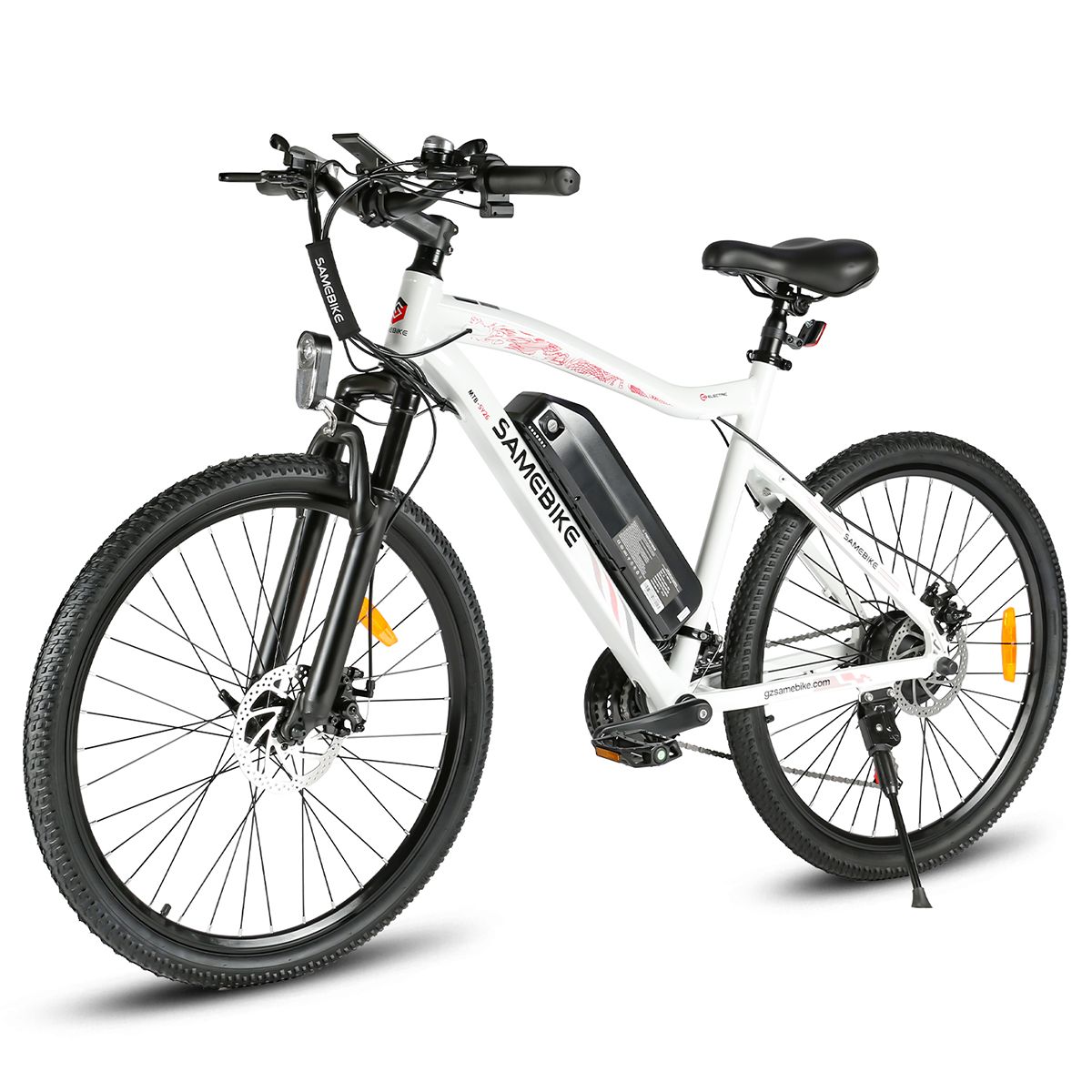 Weißes SAMEBIKE SY26-II E-Bike. Schwarze Reifen, Sattel und Details. Shimano 21-Gang-Schaltung. Akku am Rahmen.