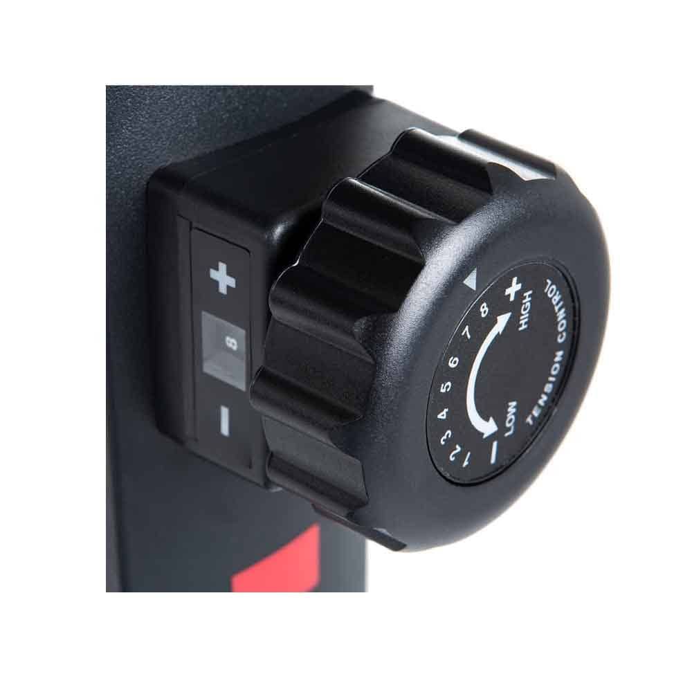Schwarzer Drehknopf zur Einstellung des Widerstands. Zahlen von 1 bis 8. Beschriftung "TENSION CONTROL".