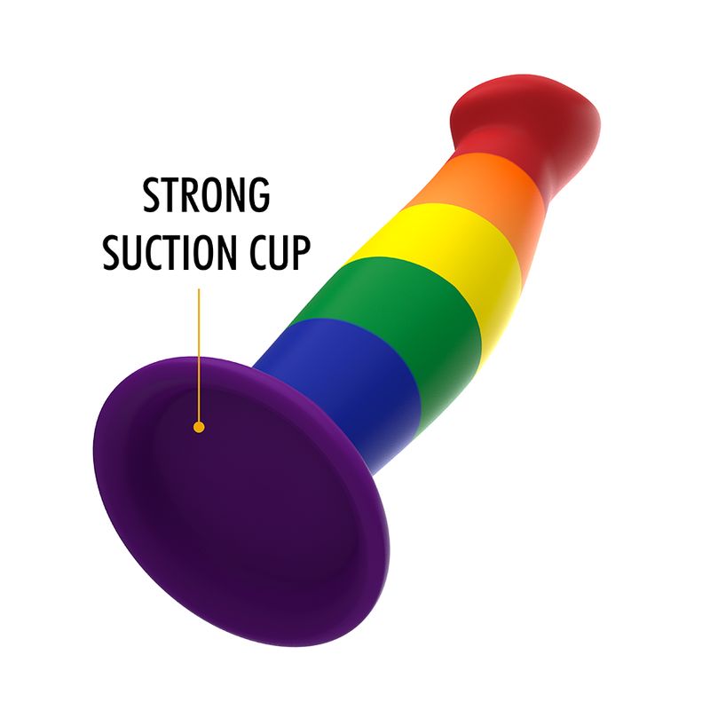 Regenbogenfarbiger Dildo mit Saugnapf. Aufschrift: STRONG SUCTION CUP.